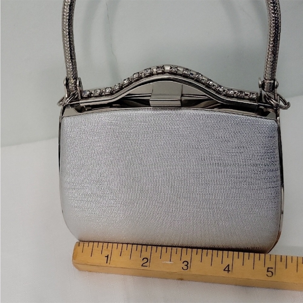 Women Elegant Silver Color Clutch - Picture 9 of 12